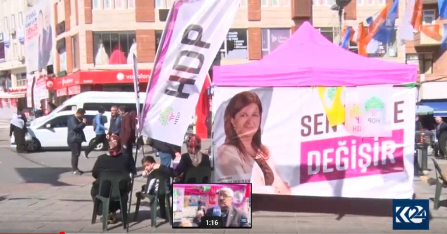 Bangeşe ya hilbijartinê li kolanen Stenbolê gerim bûye